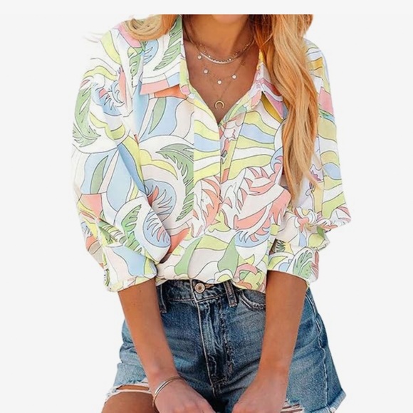 Beautiful Trendy Hawaiian Blouse - Picture 1 of 3